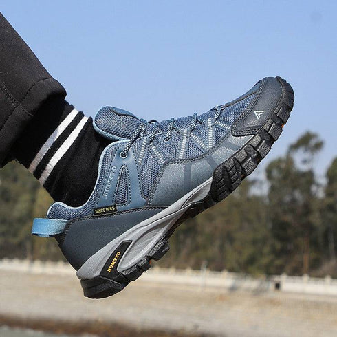 Women's Waterproof And Antiskid Hiking Shoes