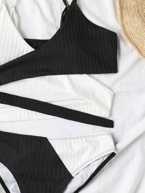 Color-blocked Thick Pit Strip Cross-tie Swimsuit